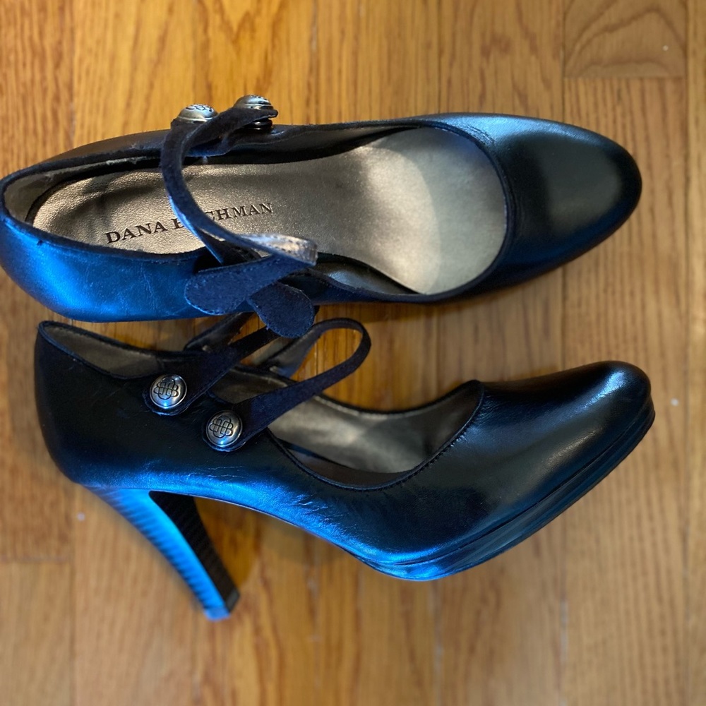 Womens Dana Buchman heels. New. 7.5